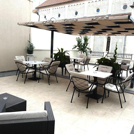 Apartments Villa Mira Каштела Экстерьер фото