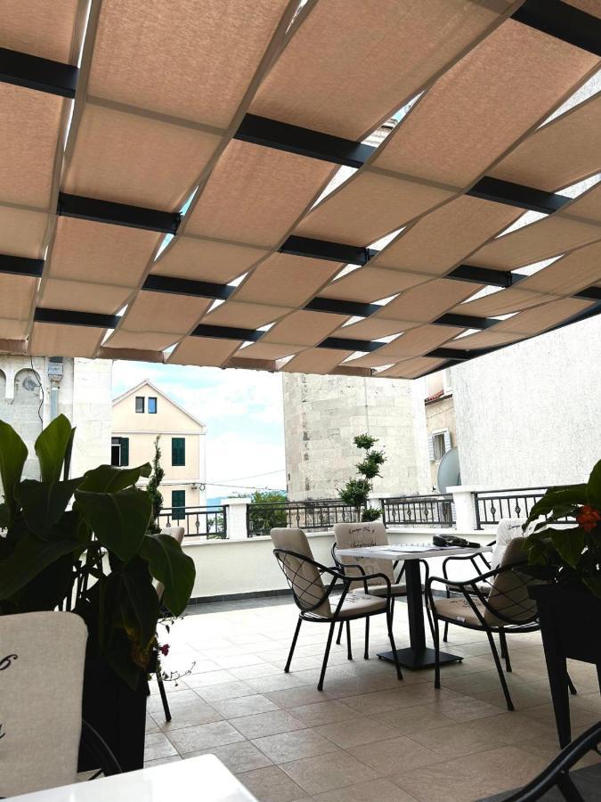 Apartments Villa Mira Каштела Экстерьер фото