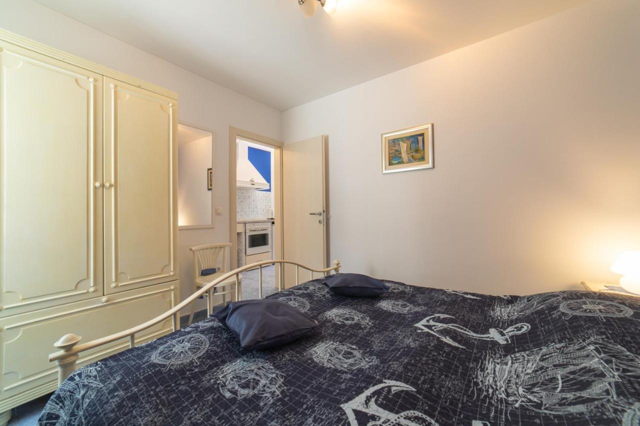 Apartments Villa Mira Каштела Экстерьер фото