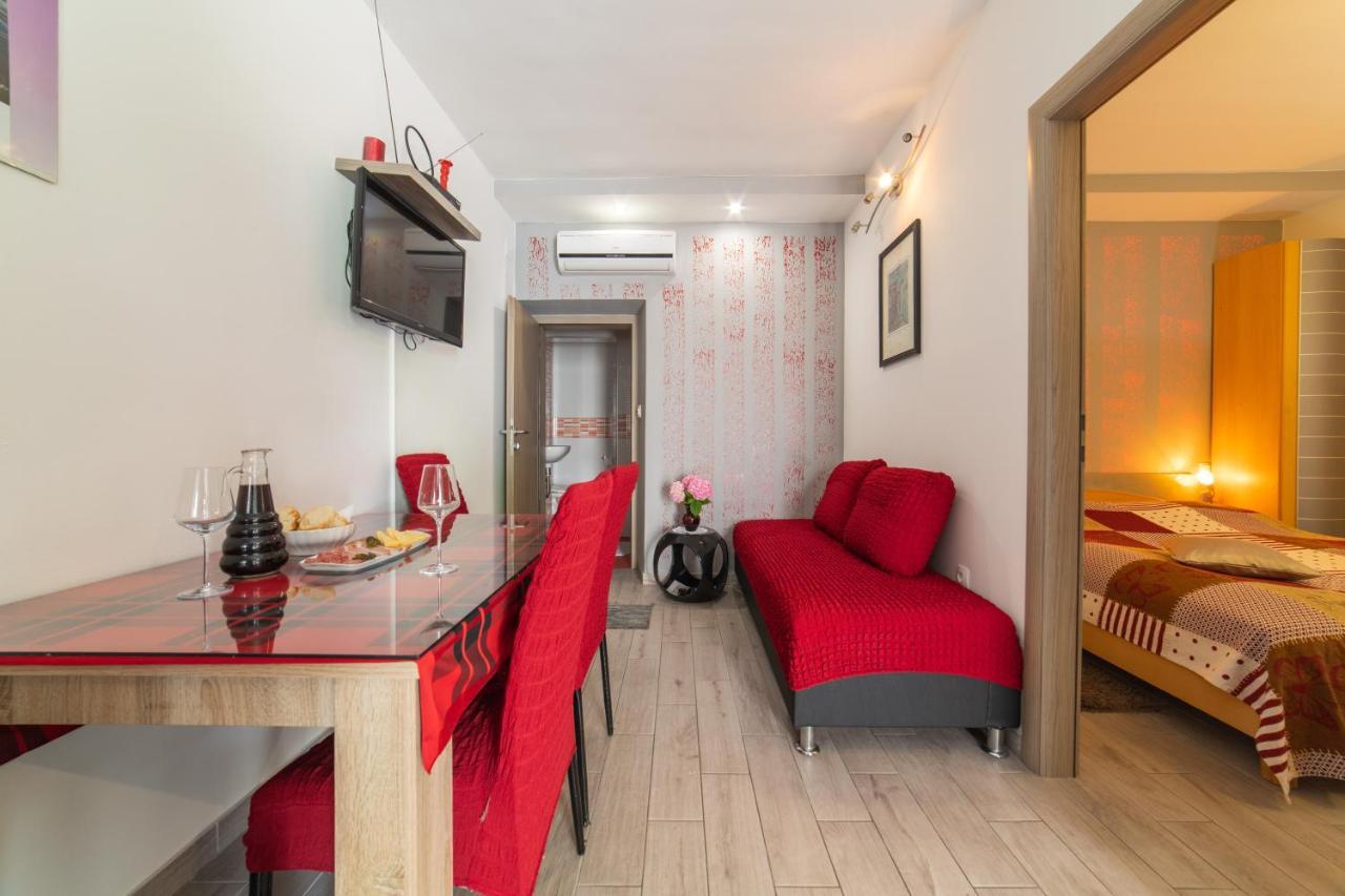 Apartments Villa Mira Каштела Экстерьер фото